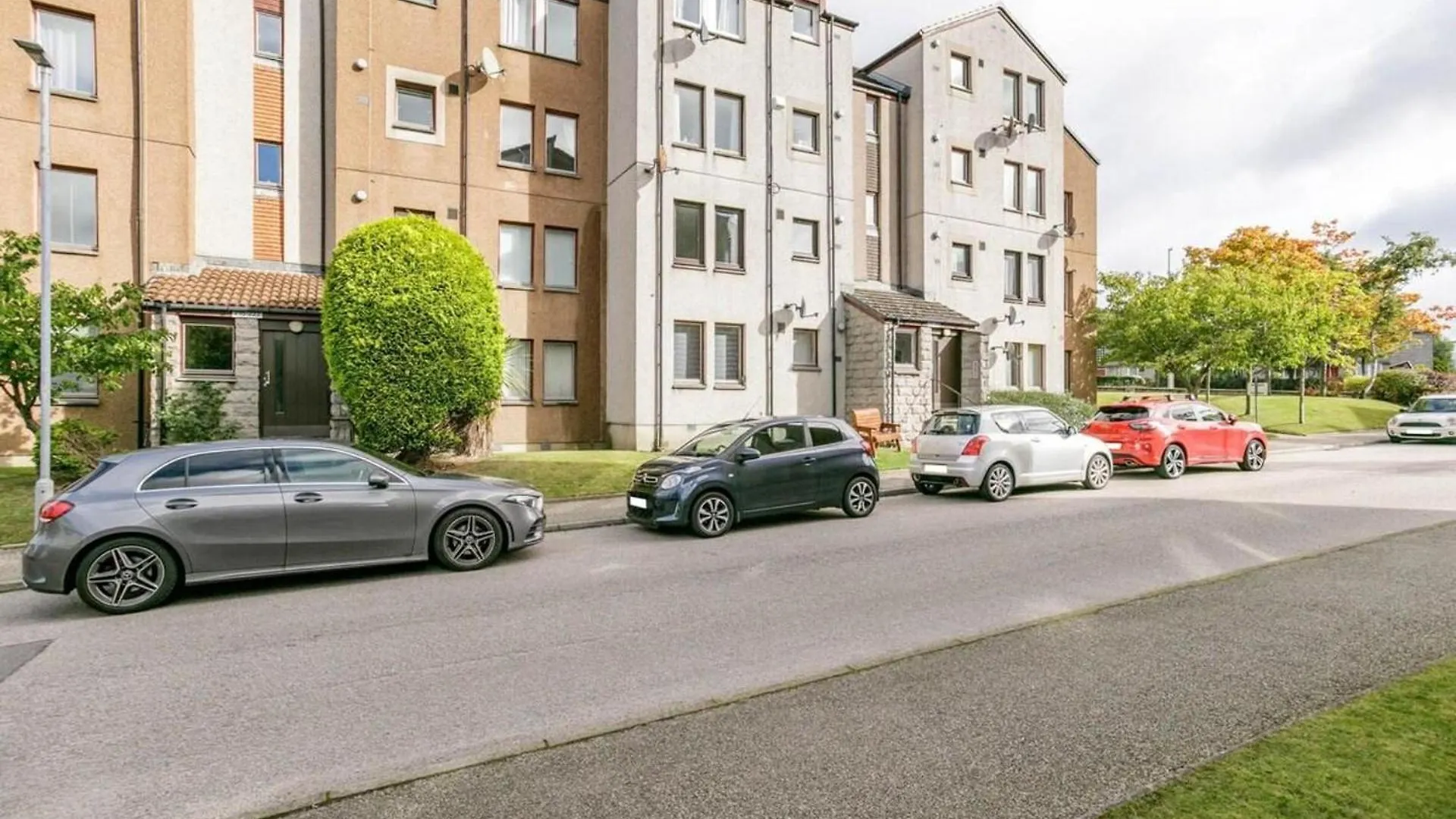 The Summit Apartment - Perfect Short Or Long Stay Αμπερντήν